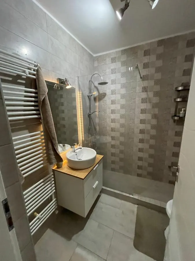 Pearl Luxury Apartment Near Presidential Palace Bucharest 0*,  Romania